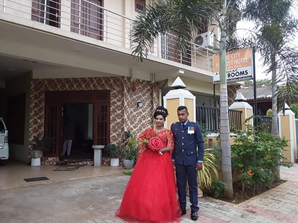 The City Tourist Hotel 阿努拉德普勒 外观 照片