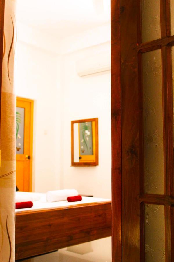 The City Tourist Hotel 阿努拉德普勒 外观 照片